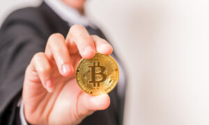Investing in Bitcoin: Tips for managing risk and maximizing returns